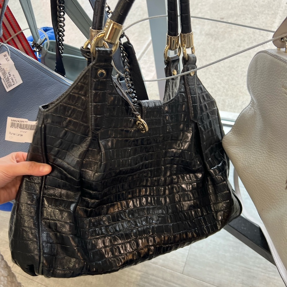 Elegant Black Crocodile-Embossed Women's Bag